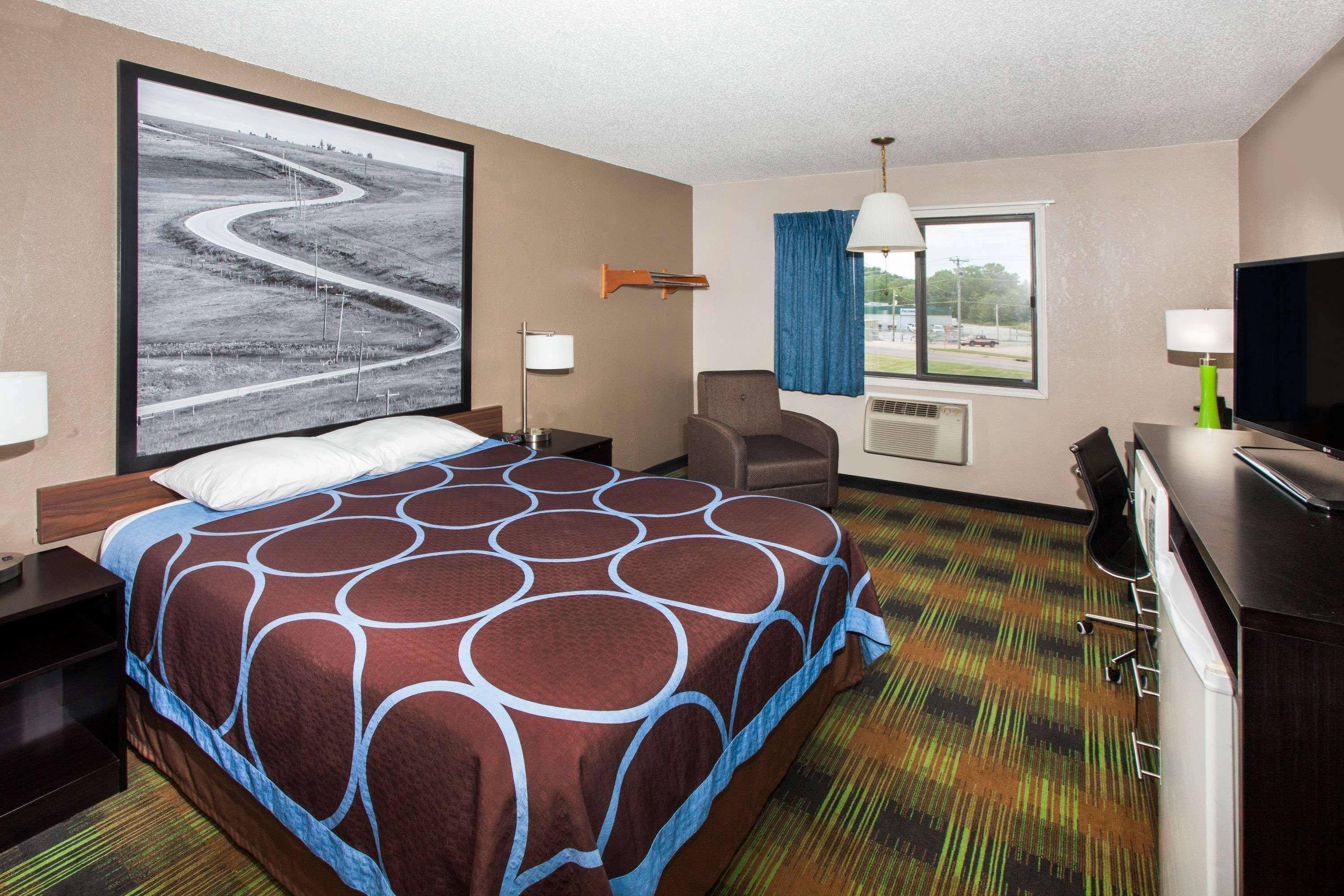 Super 8 By Wyndham Keokuk Hotel Exterior photo