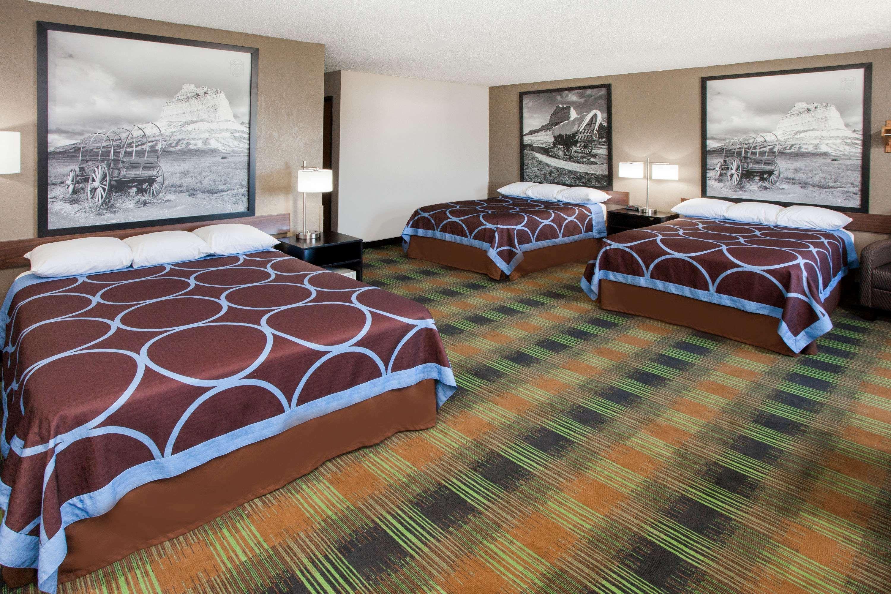 Super 8 By Wyndham Keokuk Hotel Exterior photo