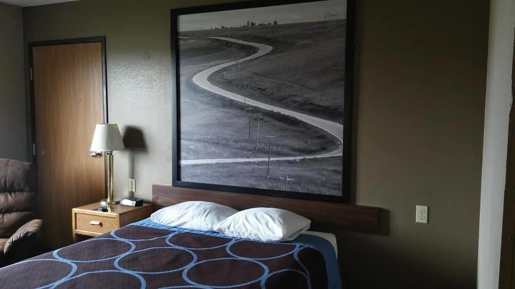 Super 8 By Wyndham Keokuk Hotel Exterior photo
