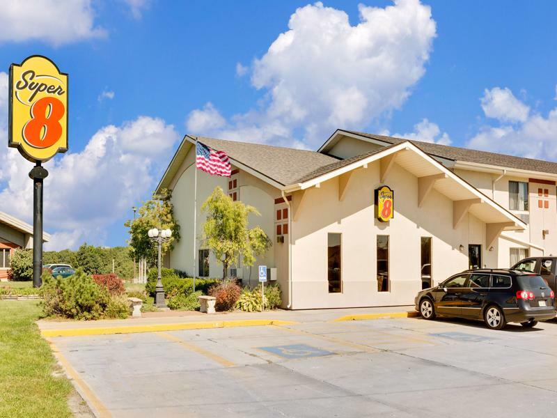 Super 8 By Wyndham Keokuk Hotel Exterior photo